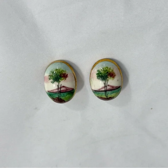 Vintage Satsuma Clip-On Earrings, Handpainted Mountain Scape Porcelaine Earrings - Picture 4 of 9
